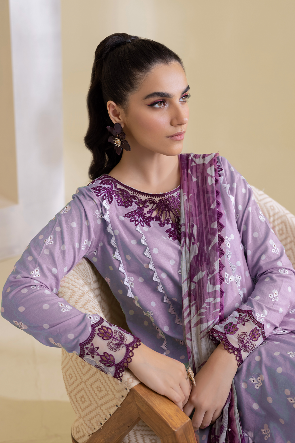 UE-234 Printed Lawn - Iznik