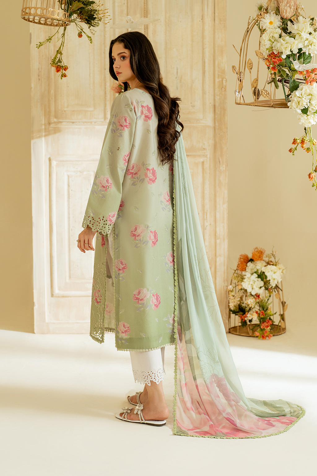 UE-445 Printed Lawn - Iznik 