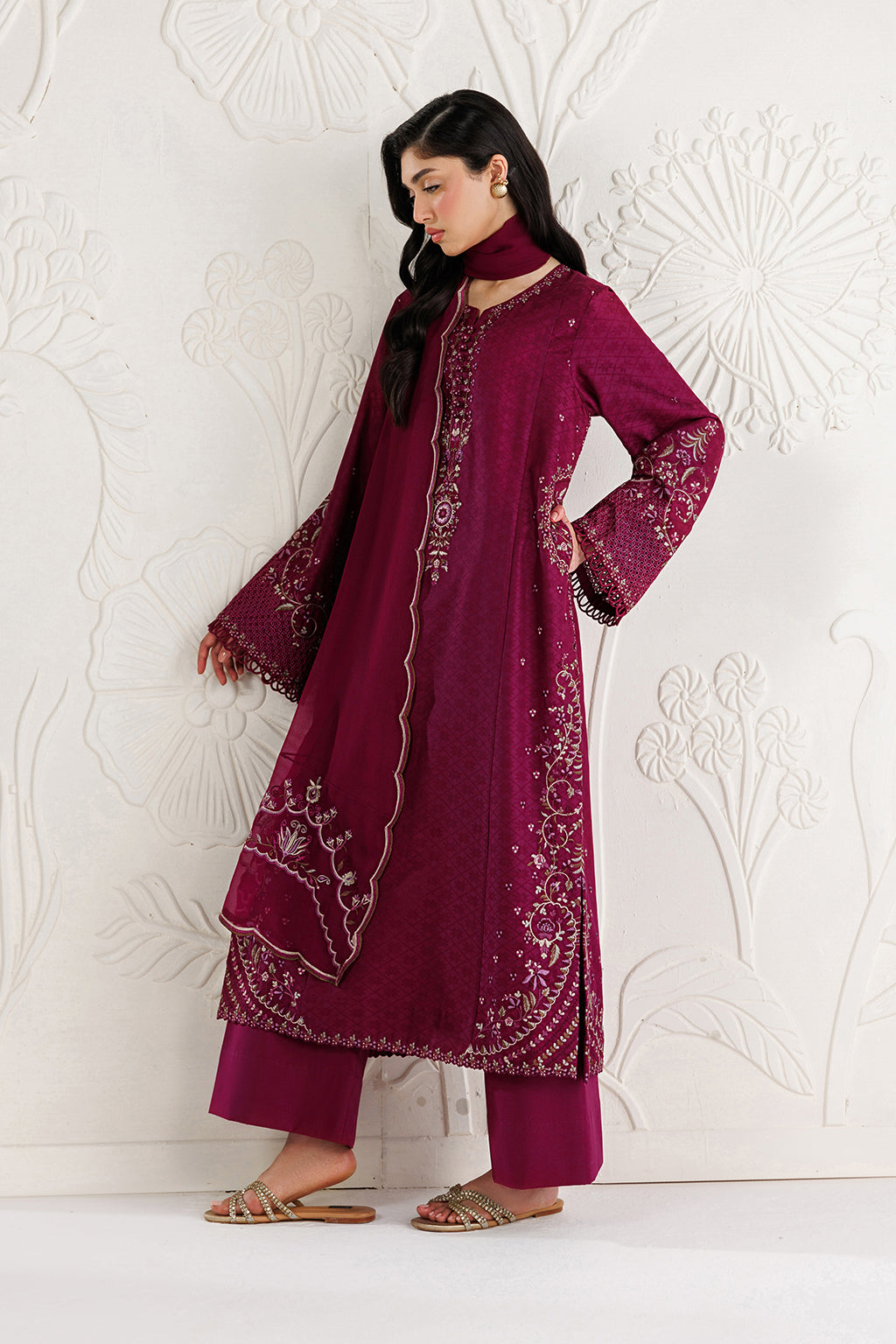 UE-684 Embroidered Lawn