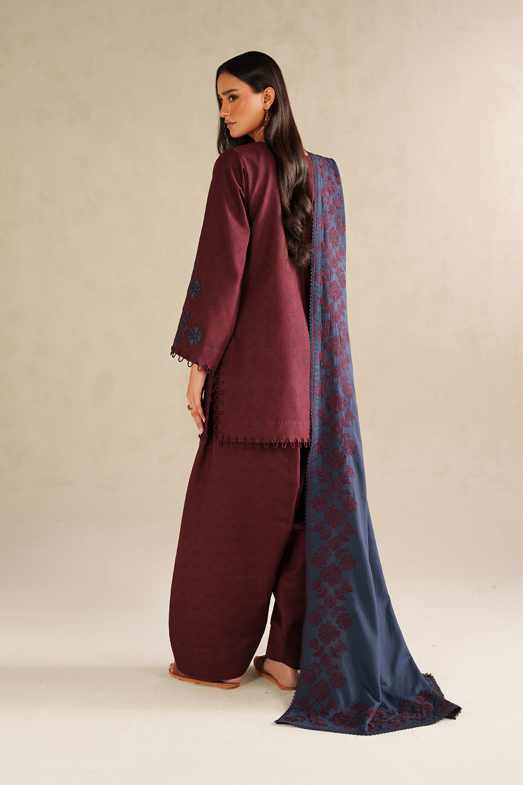 UE-592 Printed Khaddar - Iznik