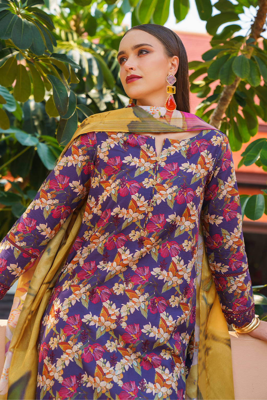 UE-233 Printed Lawn - Iznik