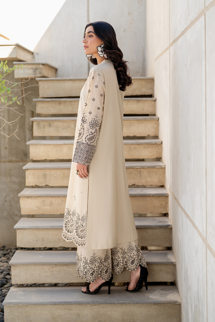 IP-266 Embroidered Lawn - Iznik