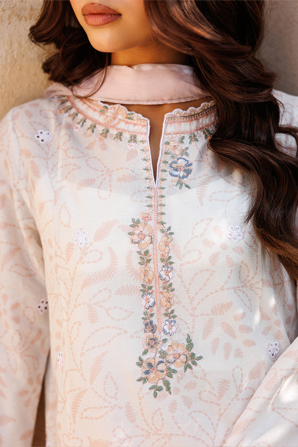 UE-670 Printed Lawn