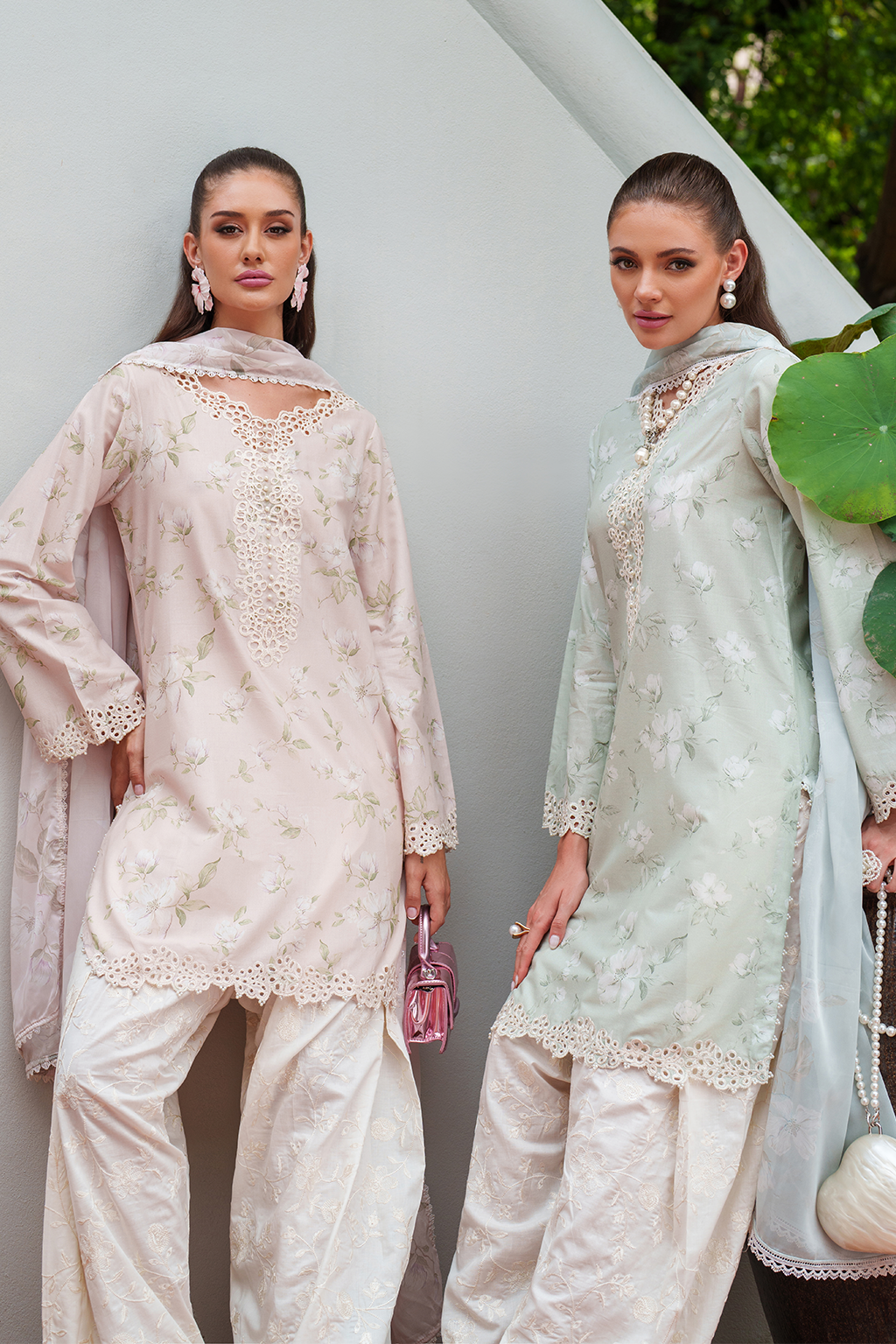 UE-528  Printed Lawn - Iznik