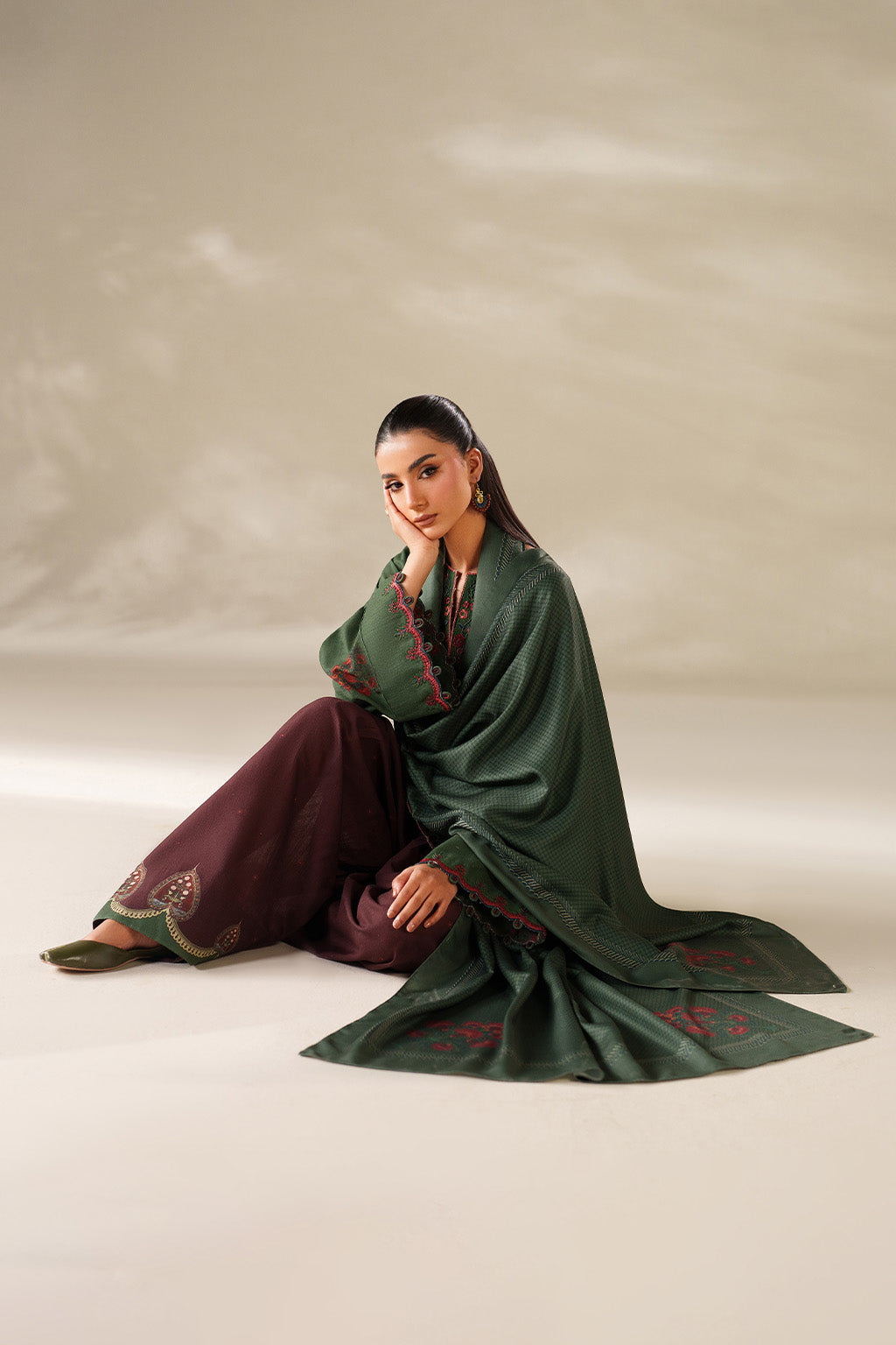 UE-561 Printed Khaddar - Iznik