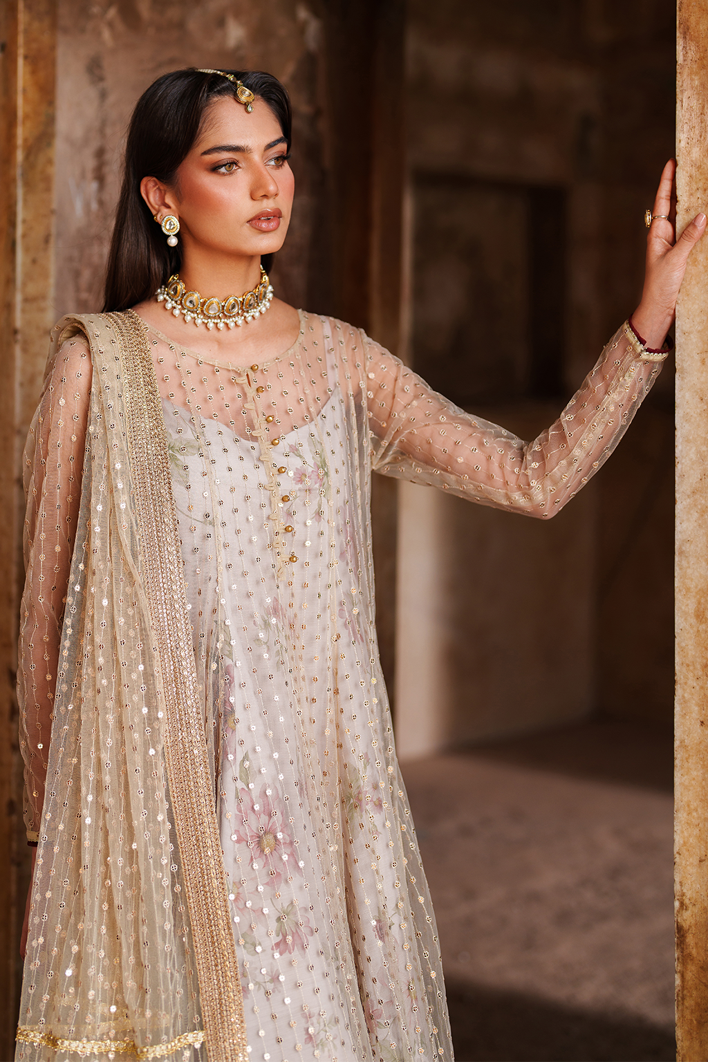 UE-548  Embroidered Net - Iznik