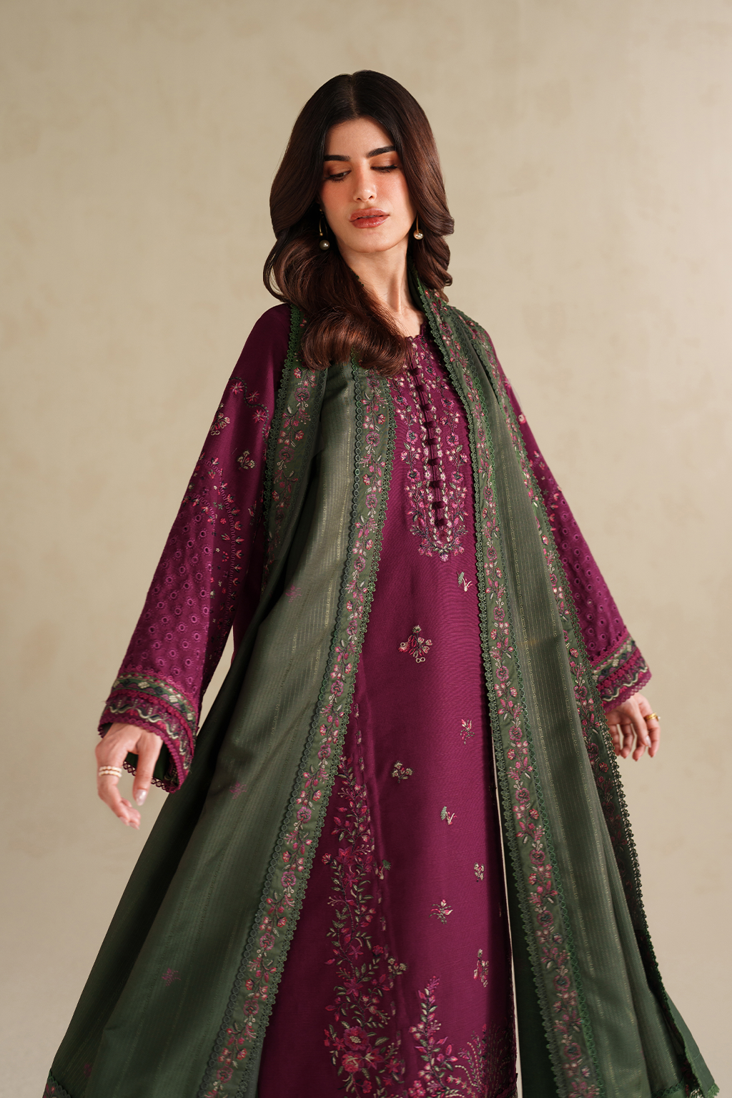 UE-579 Embroidered Khaddar - Iznik