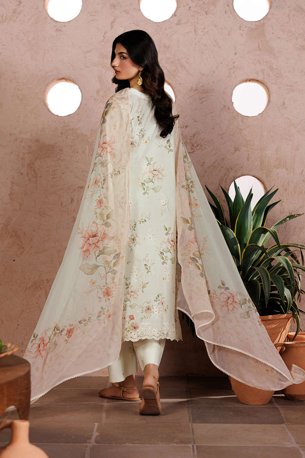 UE-708 Embroidered Lawn
