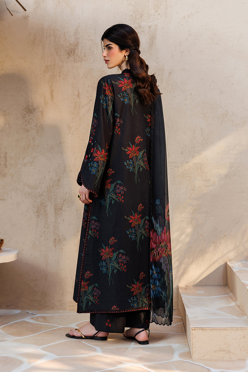 UE-663 Printed Lawn Secondary image