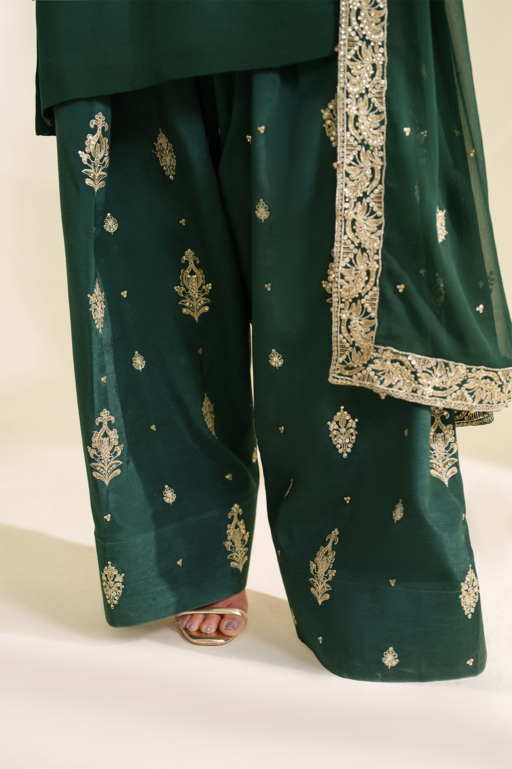 CC-75 Embroidered Chiffon - Iznik