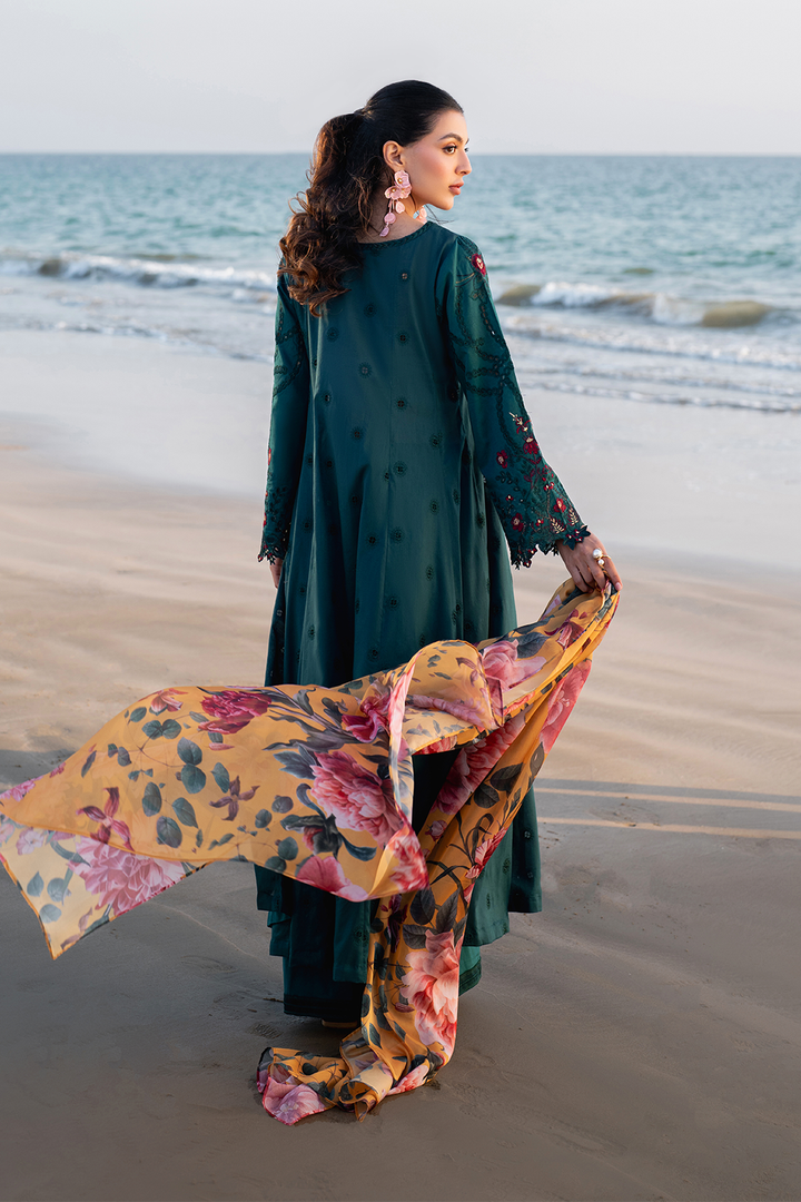 UE-381 Embroidered Lawn - Iznik