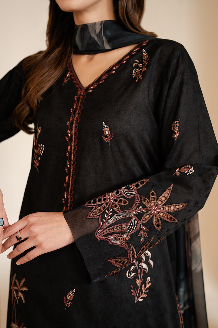UE-462 Embroidered Lawn