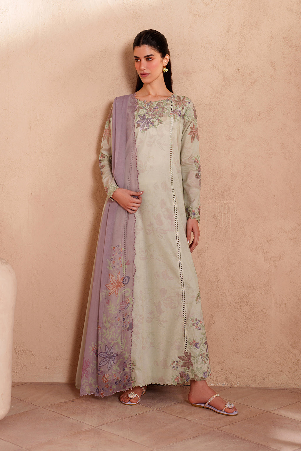 EL-09 Embroidered Lawn Main image