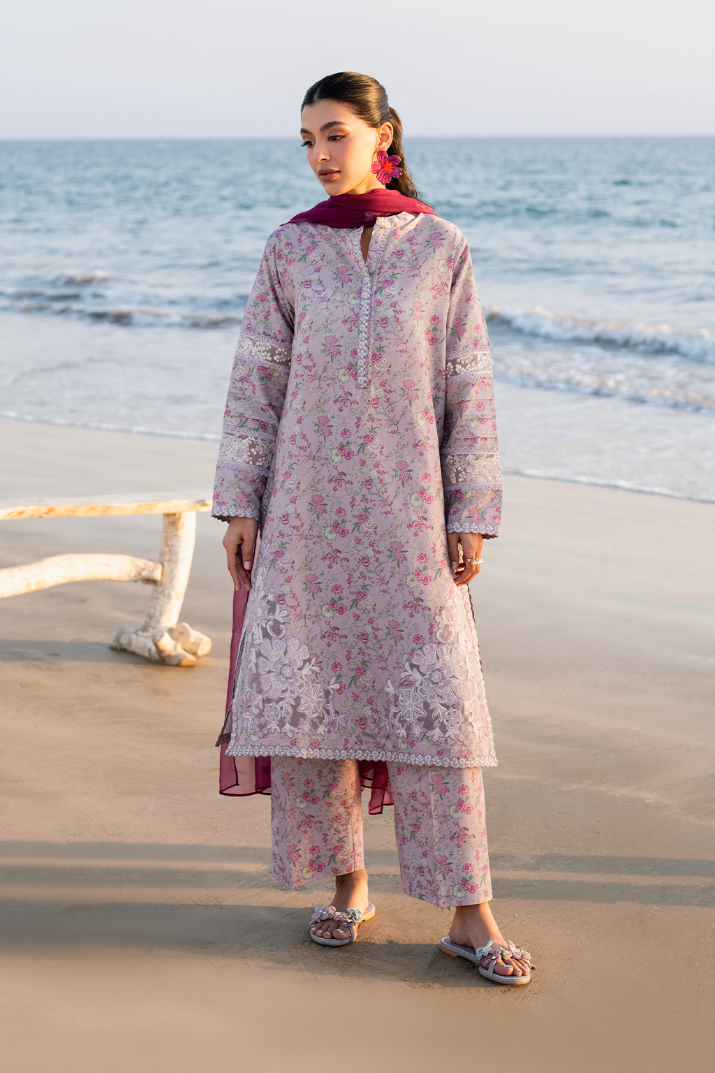 UE-403 Embroidered Lawn - Iznik