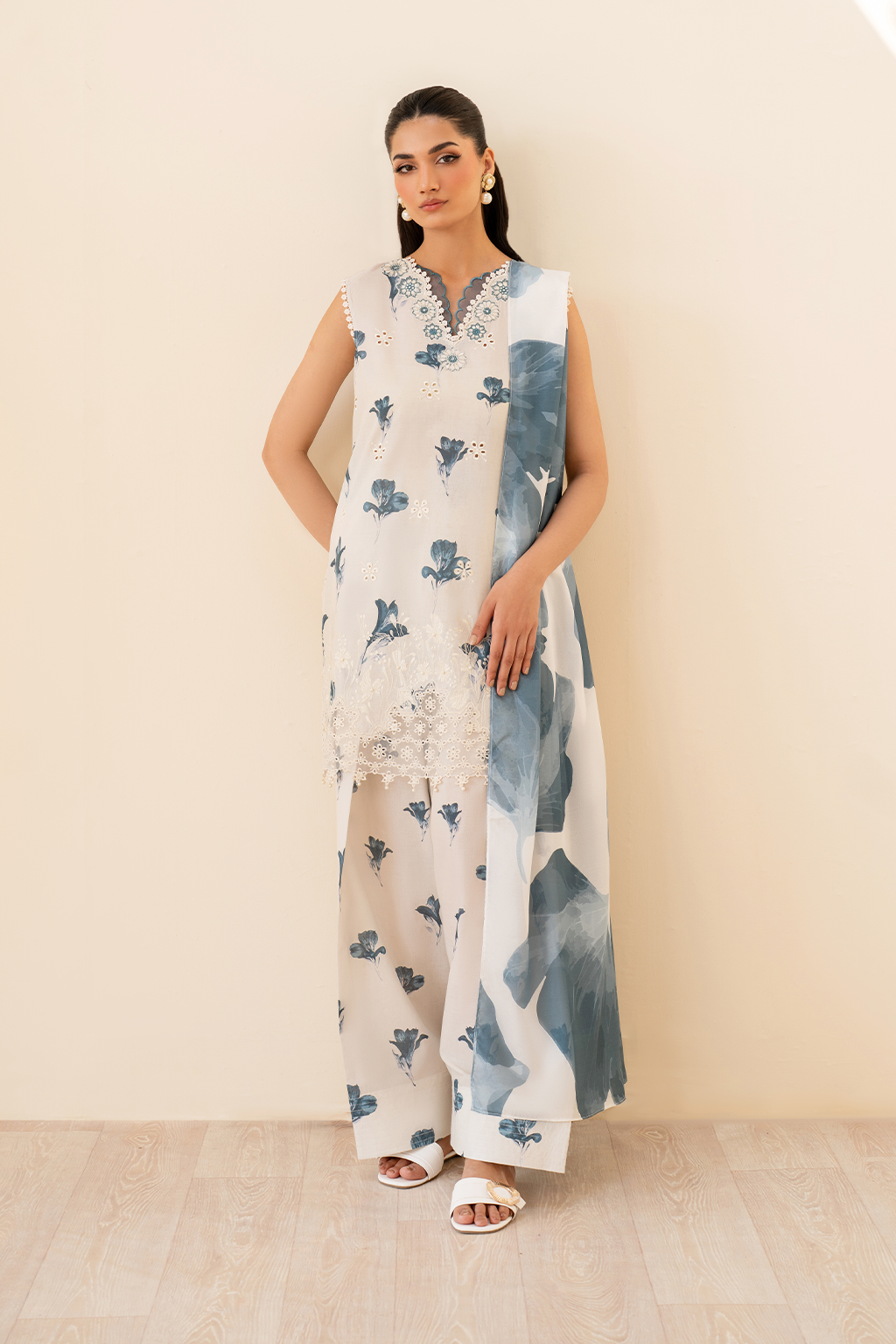 UE-442 Borer Embroidered Printed Lawn - Iznik