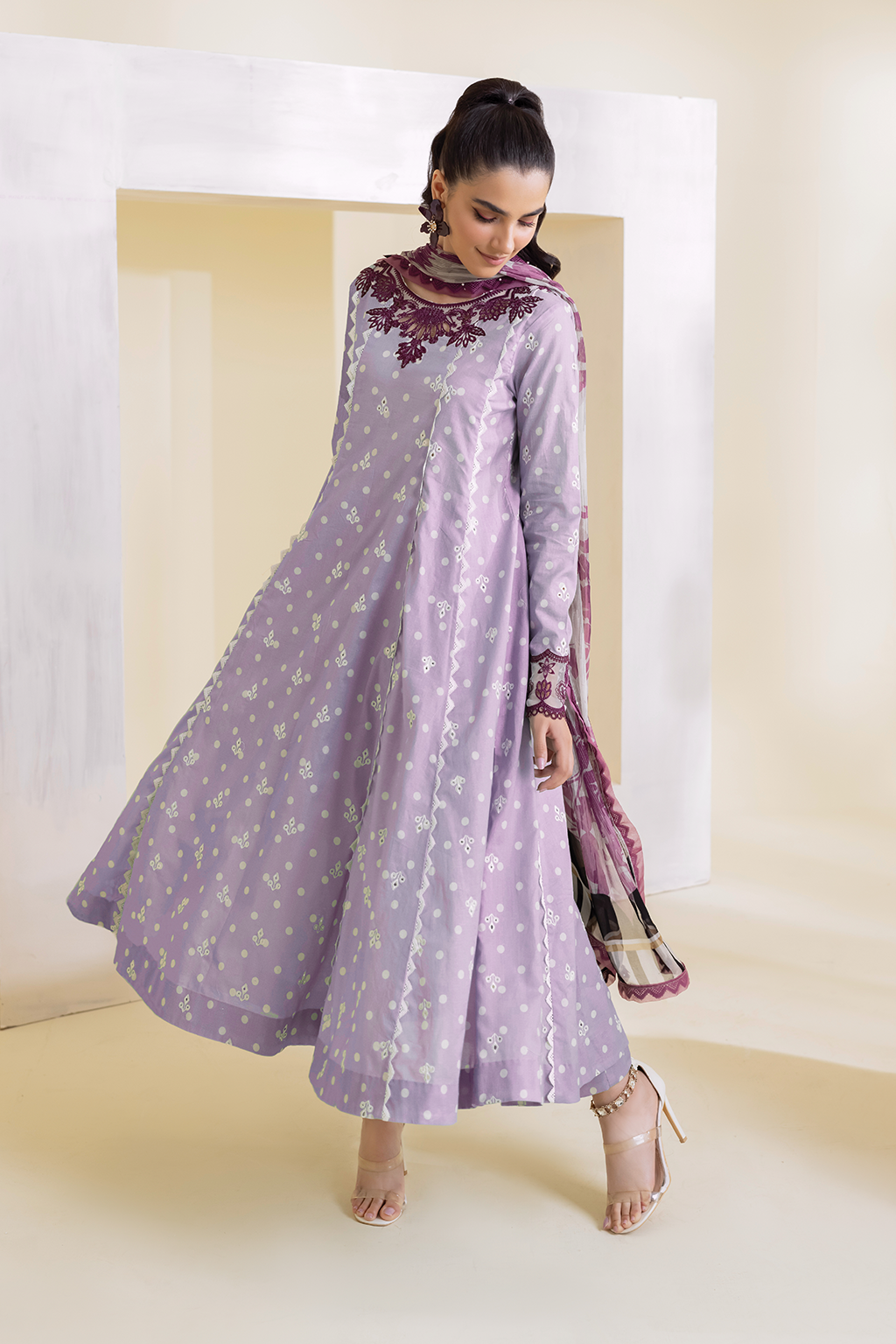 UE-234 Printed Lawn - Iznik