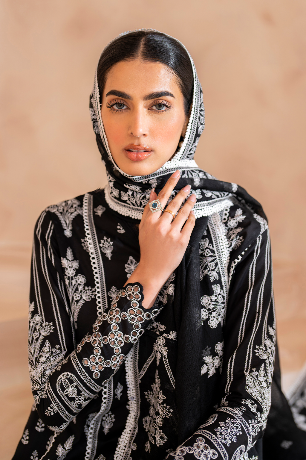 IP-232 Embroidered Lawn Secondary image