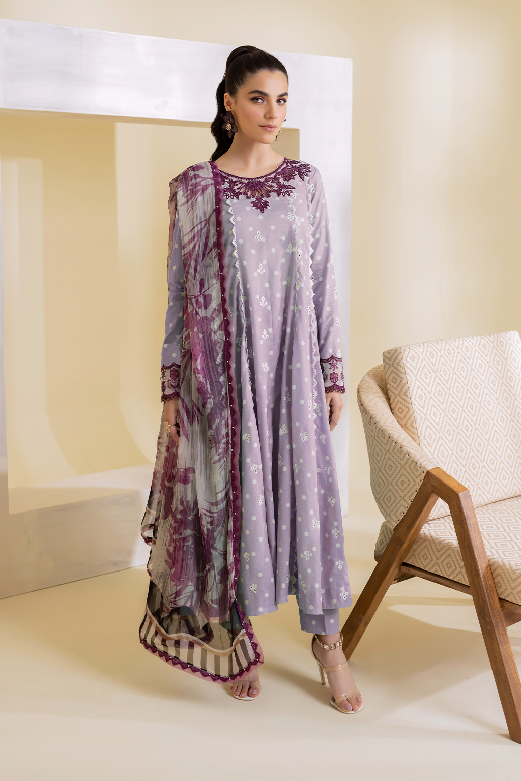 UE-234 Printed Lawn - Iznik