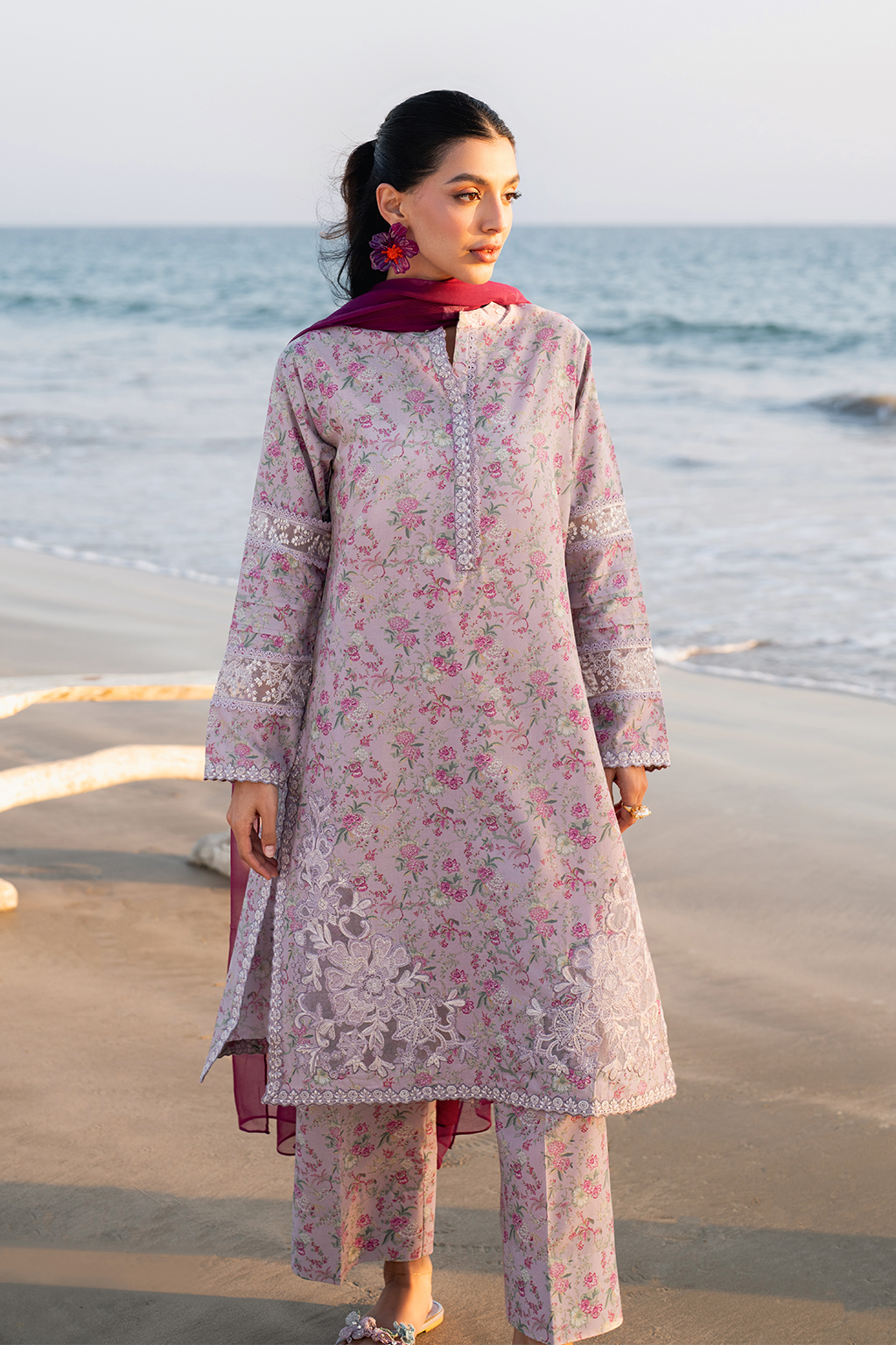 UE-403 Embroidered Lawn - Iznik