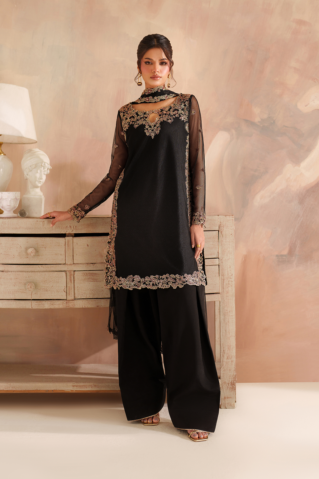 CC-77 Embroidered Net - Iznik