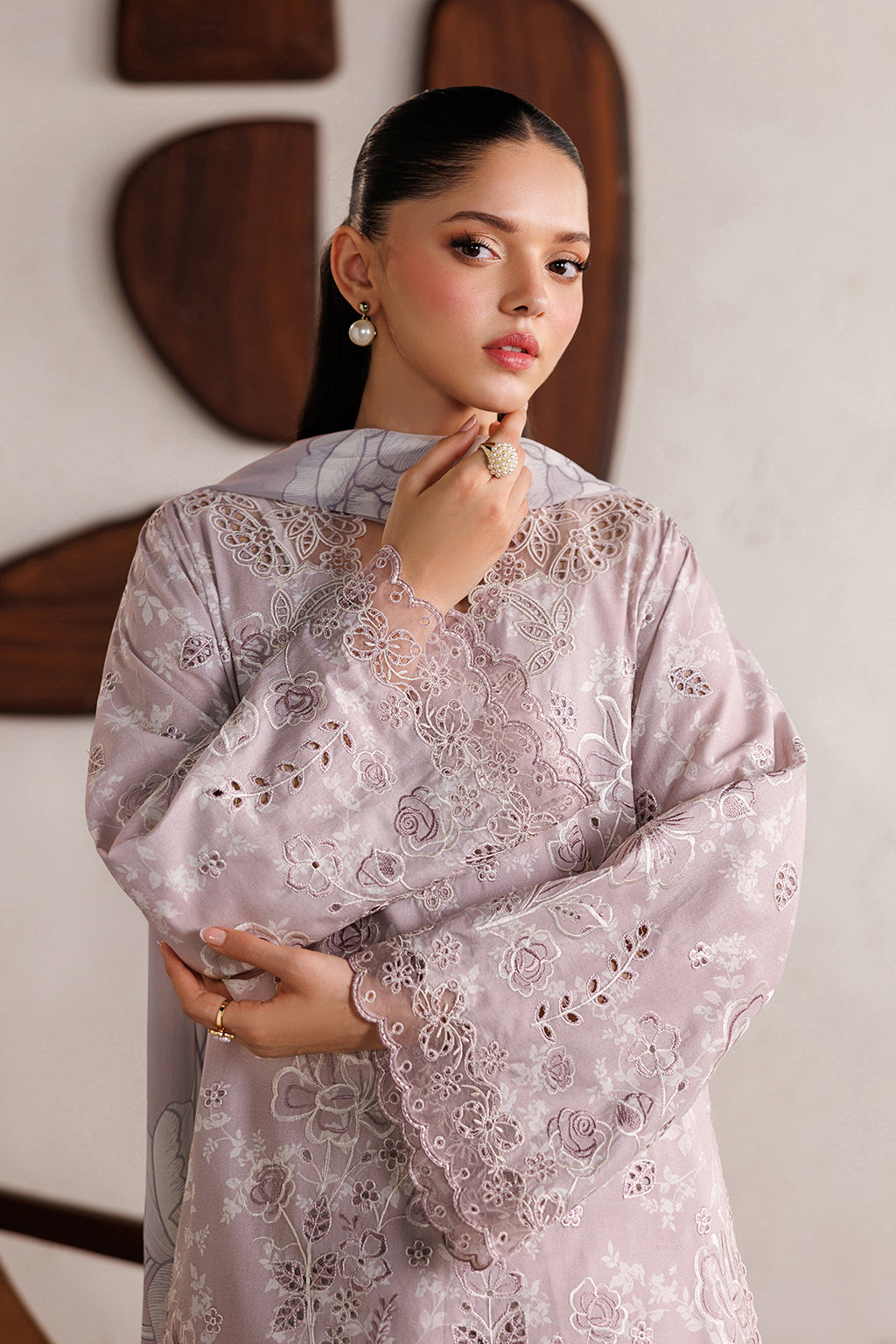 IBE-07 Embroidered Lawn