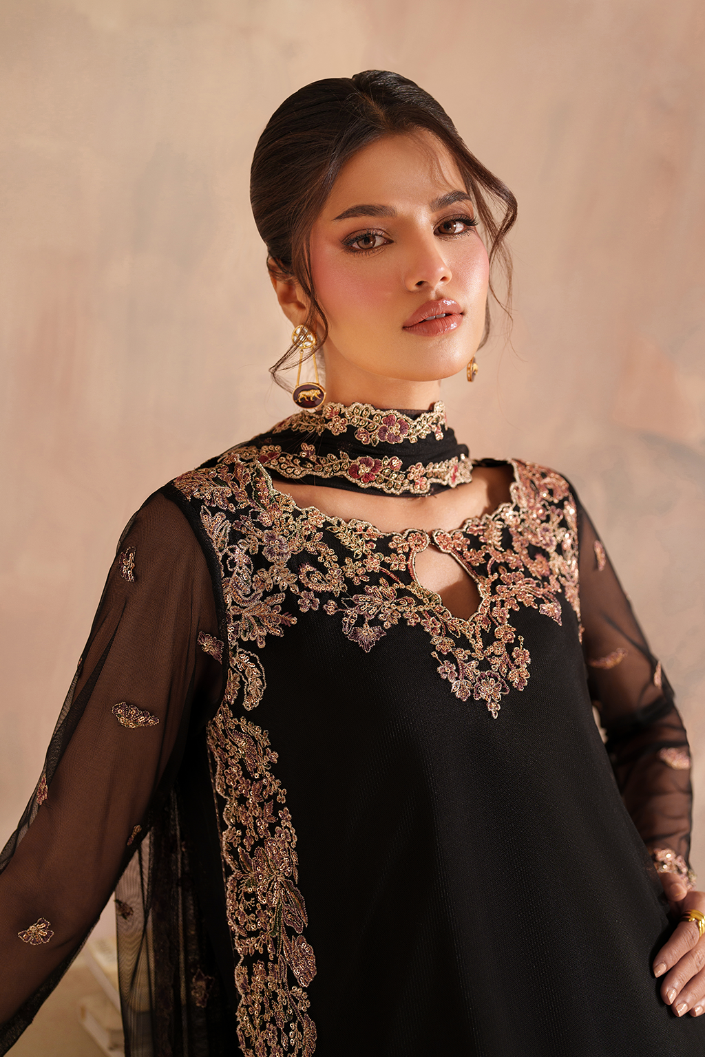 CC-77 Embroidered Net - Iznik