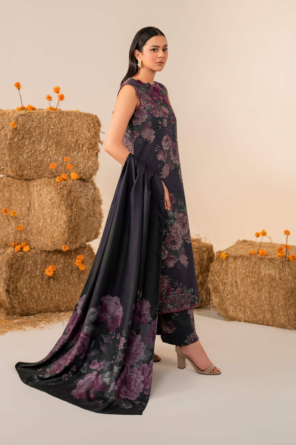 UE-353 Printed Khaddar - Iznik