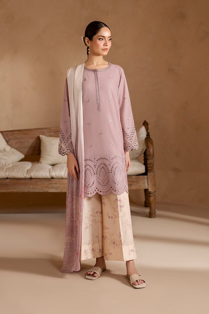 UE-470 Embroidered Lawn - Iznik