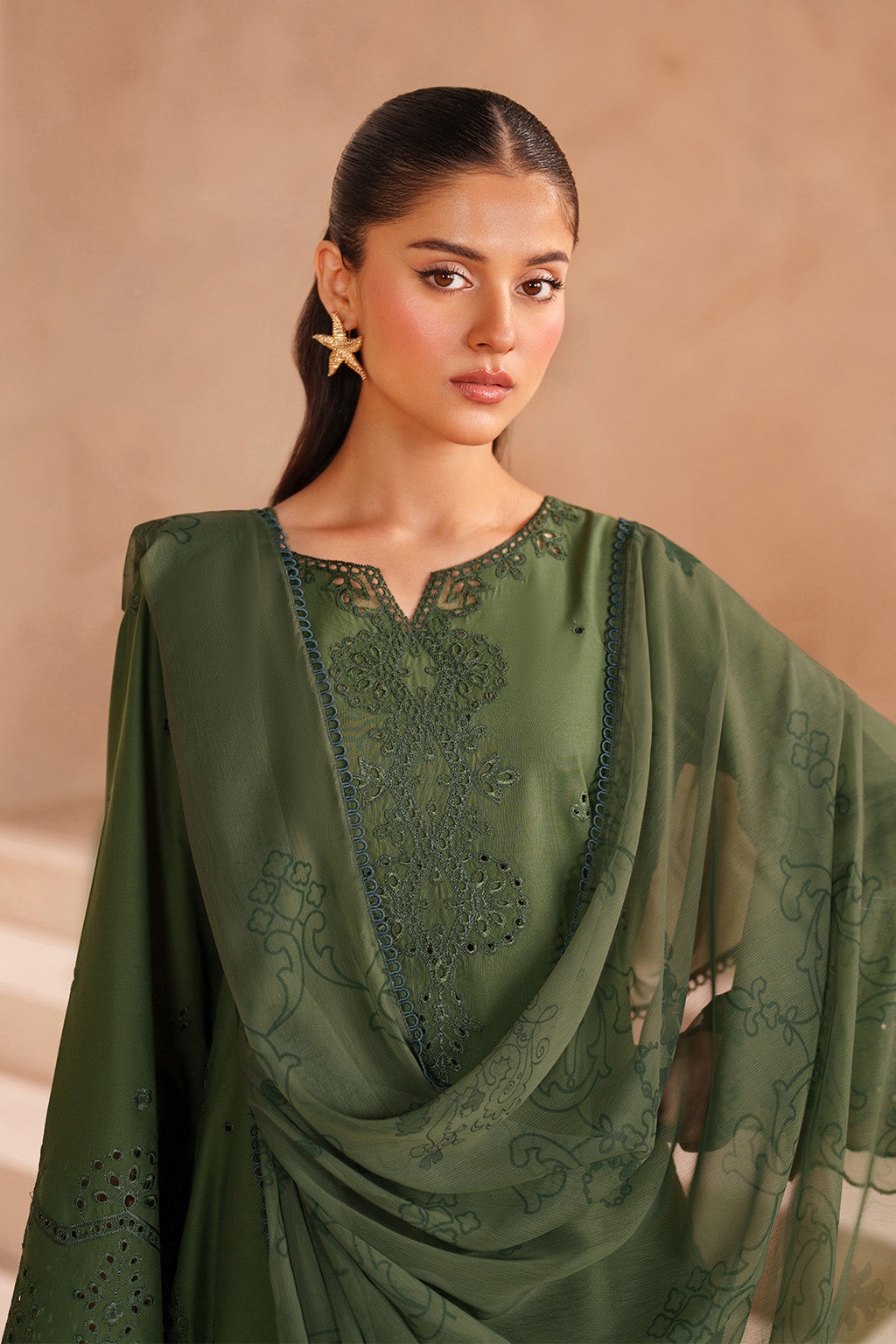 UE-603 Embroidered Lawn - Iznik