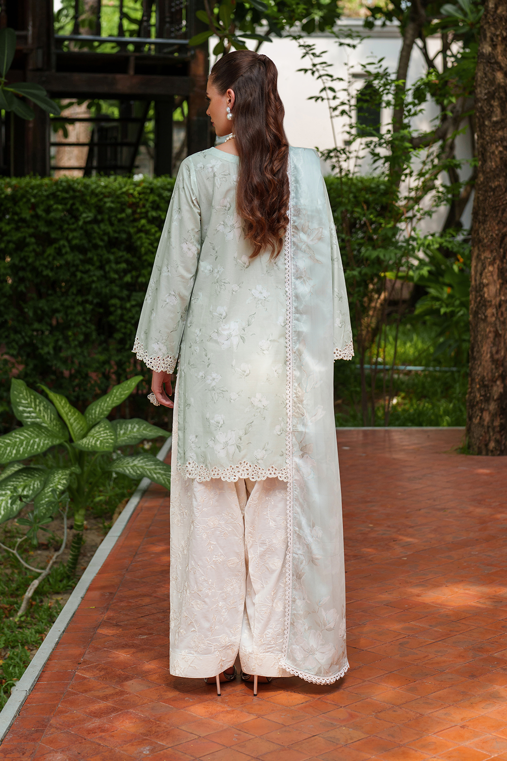 UE-527 Printed Lawn - Iznik