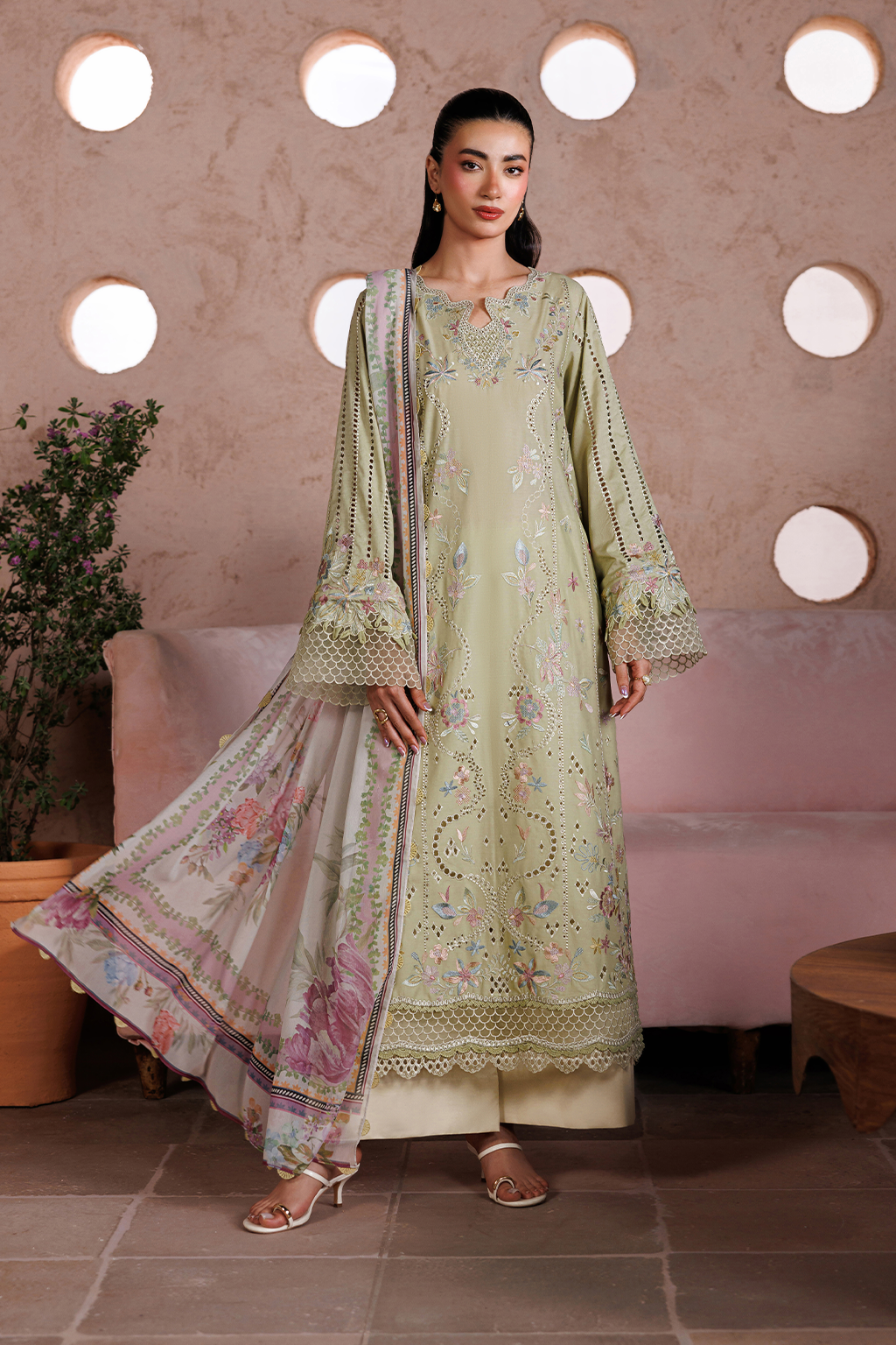 UE-698 Embroidered Lawn