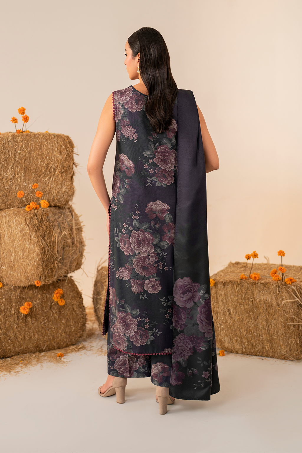 UE-353 Printed Khaddar - Iznik