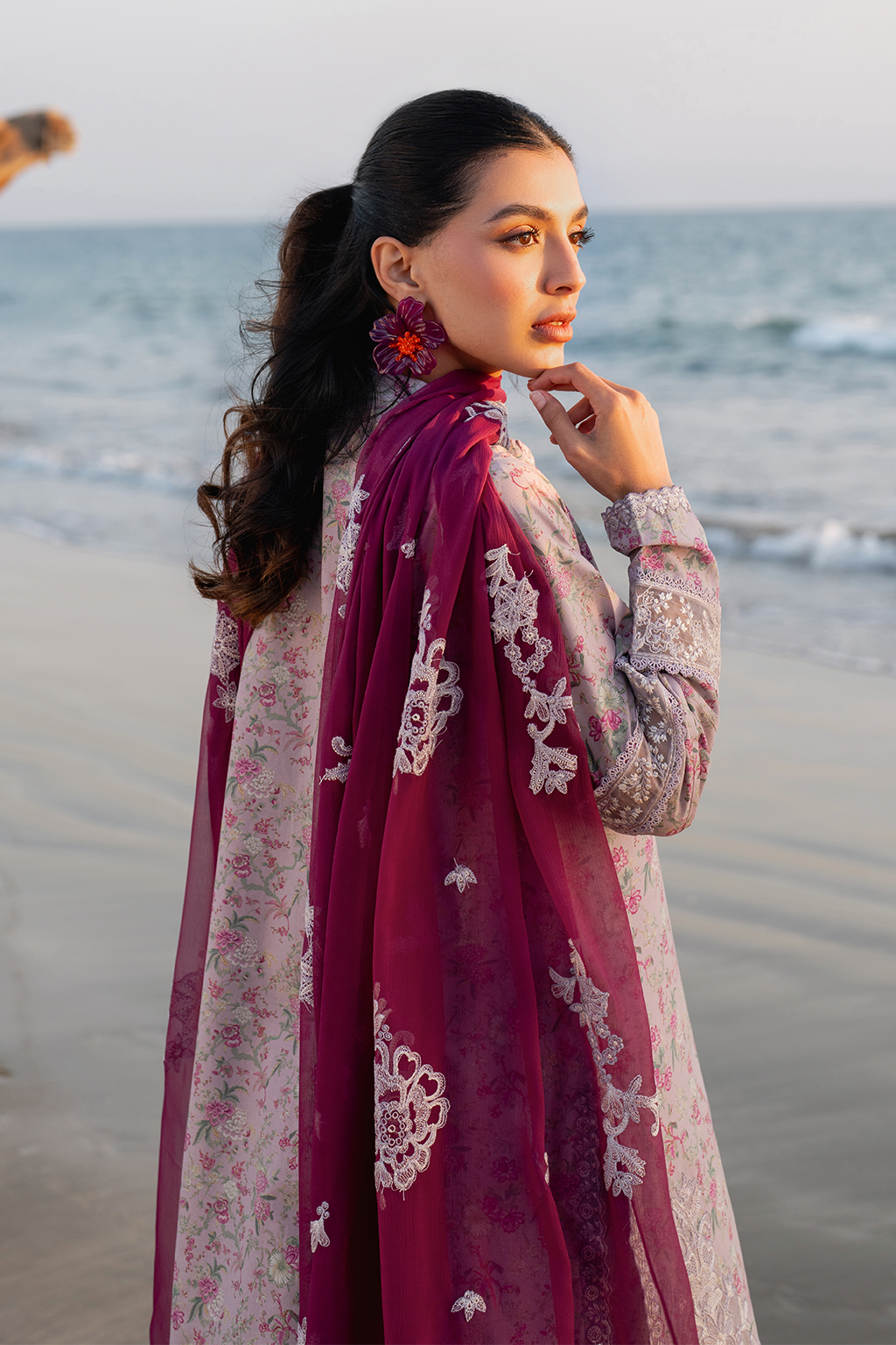 UE-403 Embroidered Lawn - Iznik