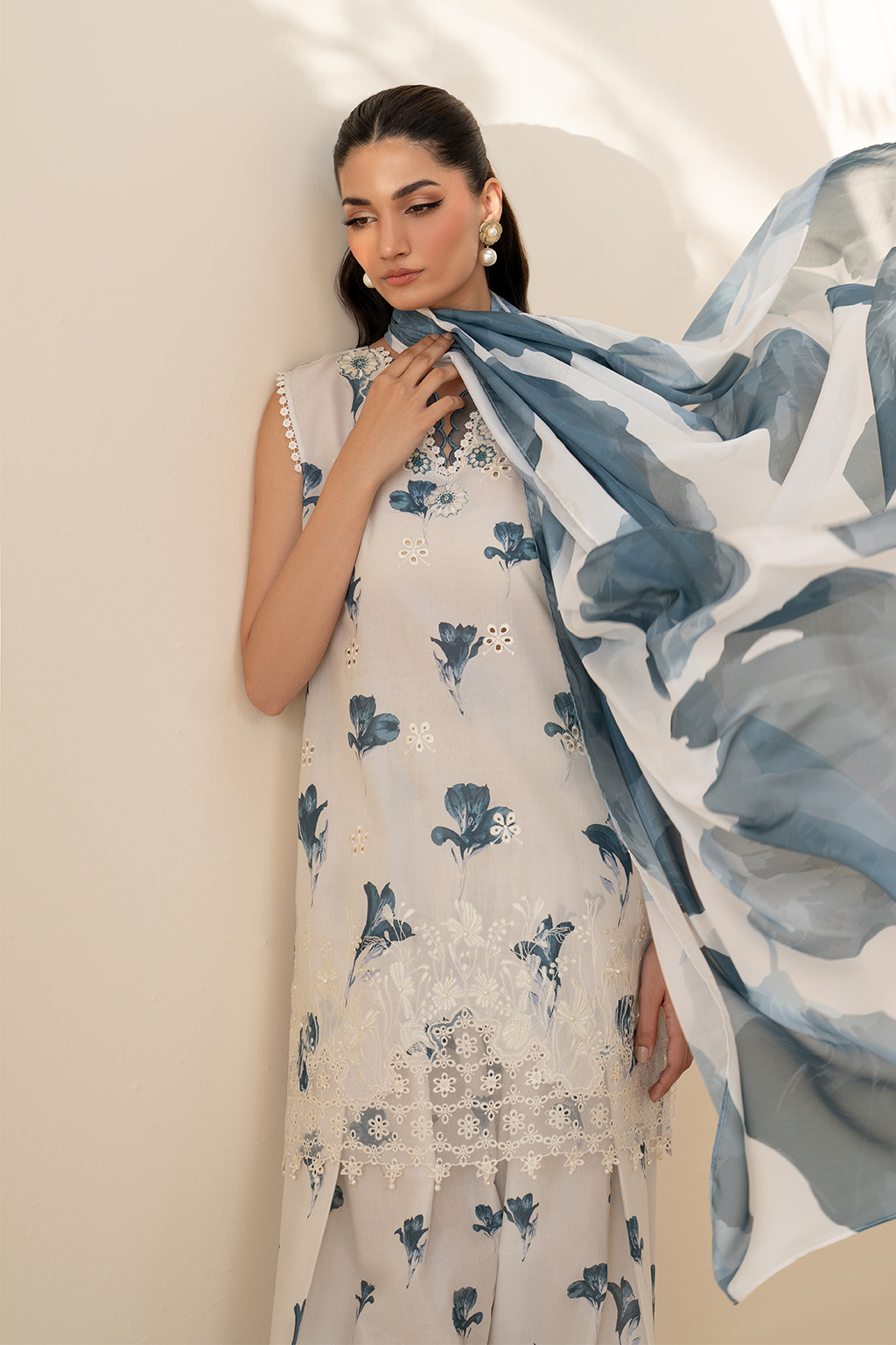 UE-442 Borer Embroidered Printed Lawn - Iznik