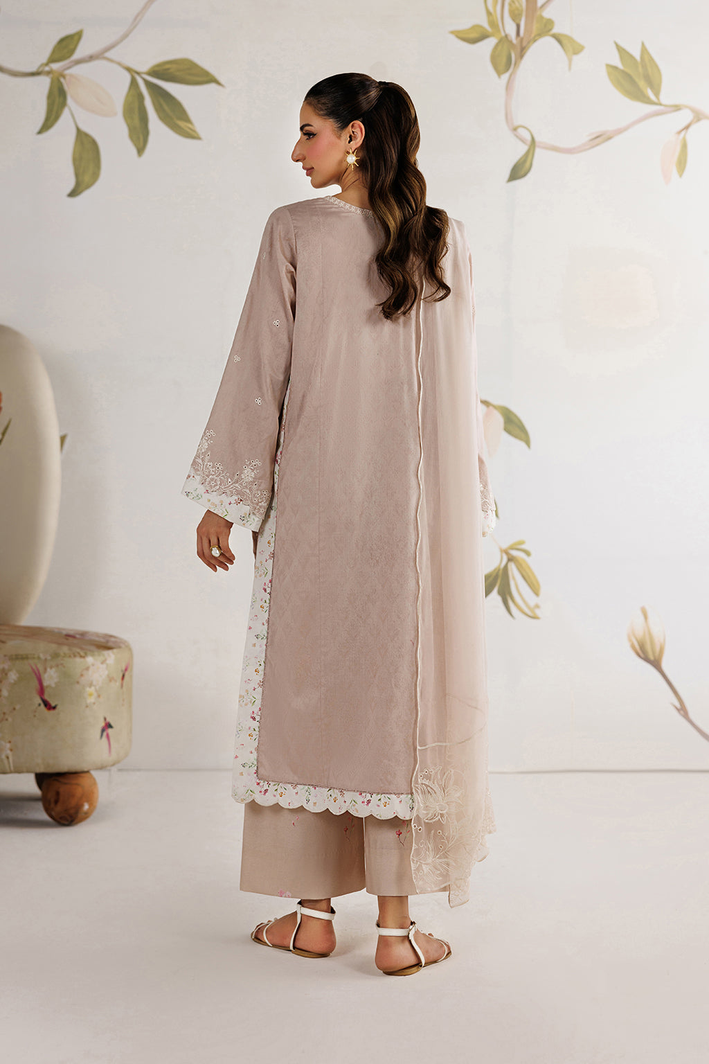 UE-687 Embroidered Lawn