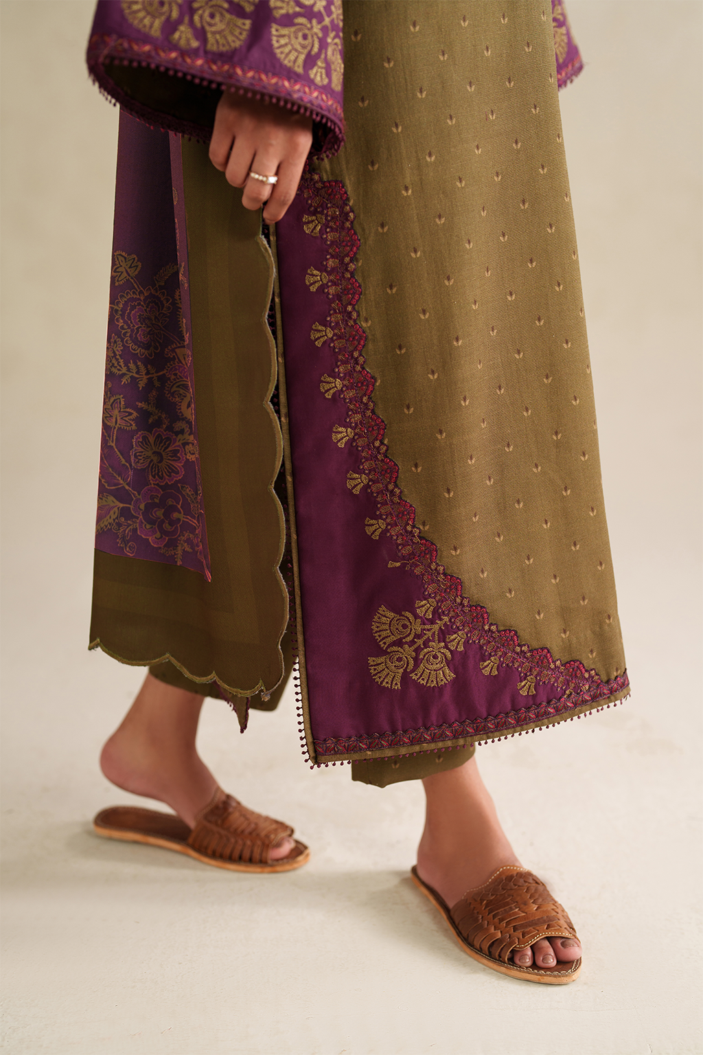 UE-573 Printed Khaddar - Iznik