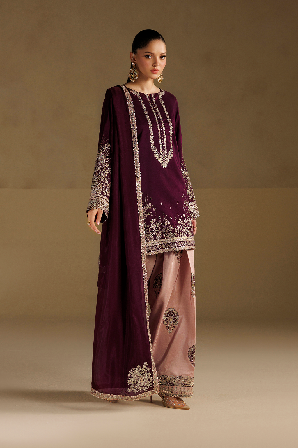 UE-733 Embroidered Ramen Silk Main image
