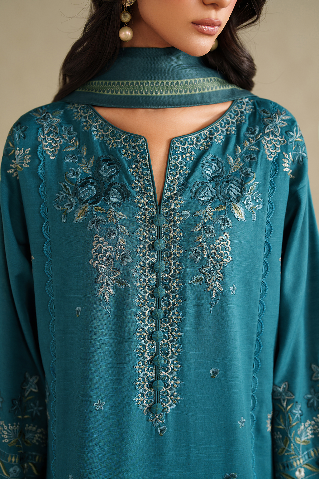 UE-587 Embroidered Khaddar - Iznik