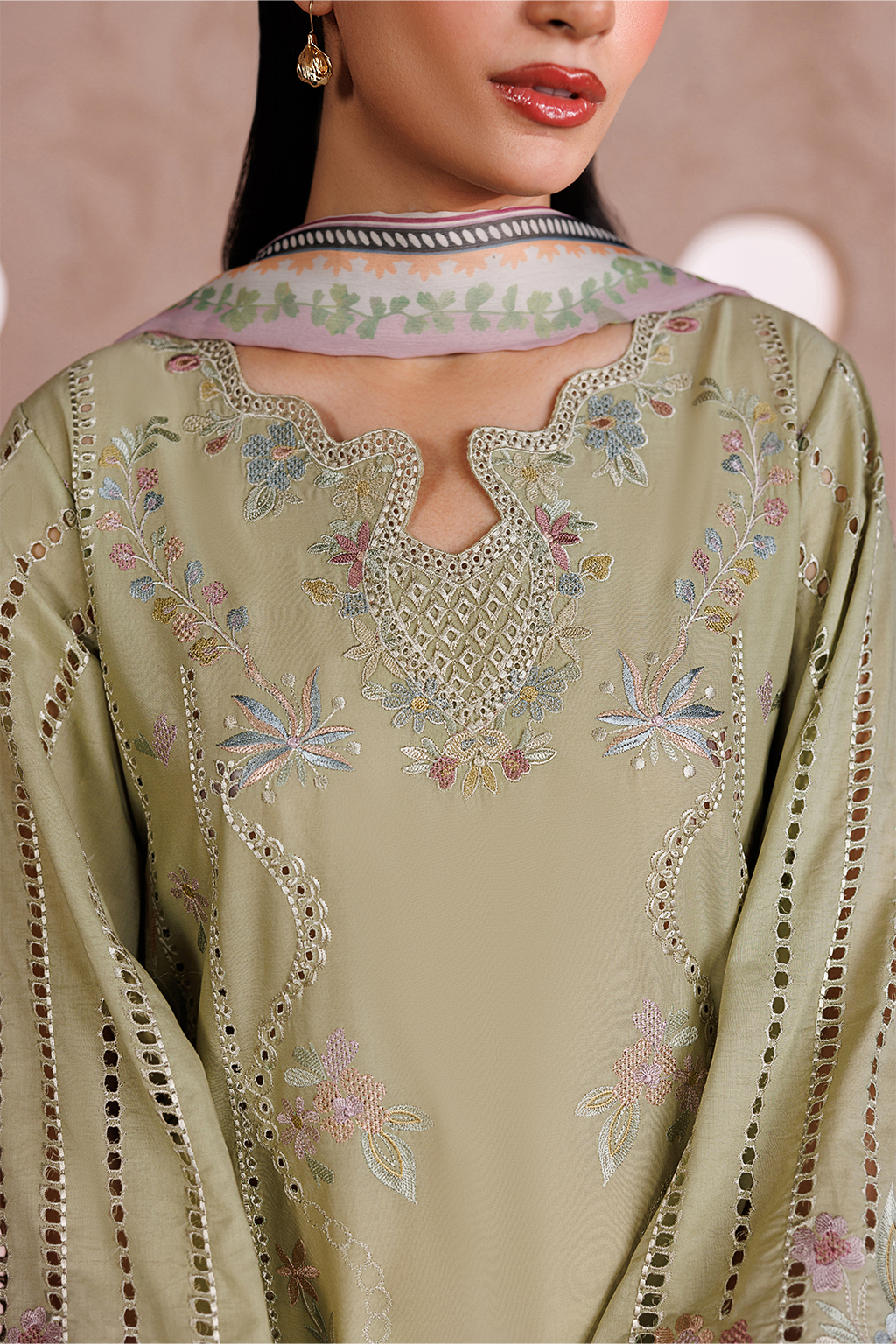 UE-698 Embroidered Lawn Secondary image