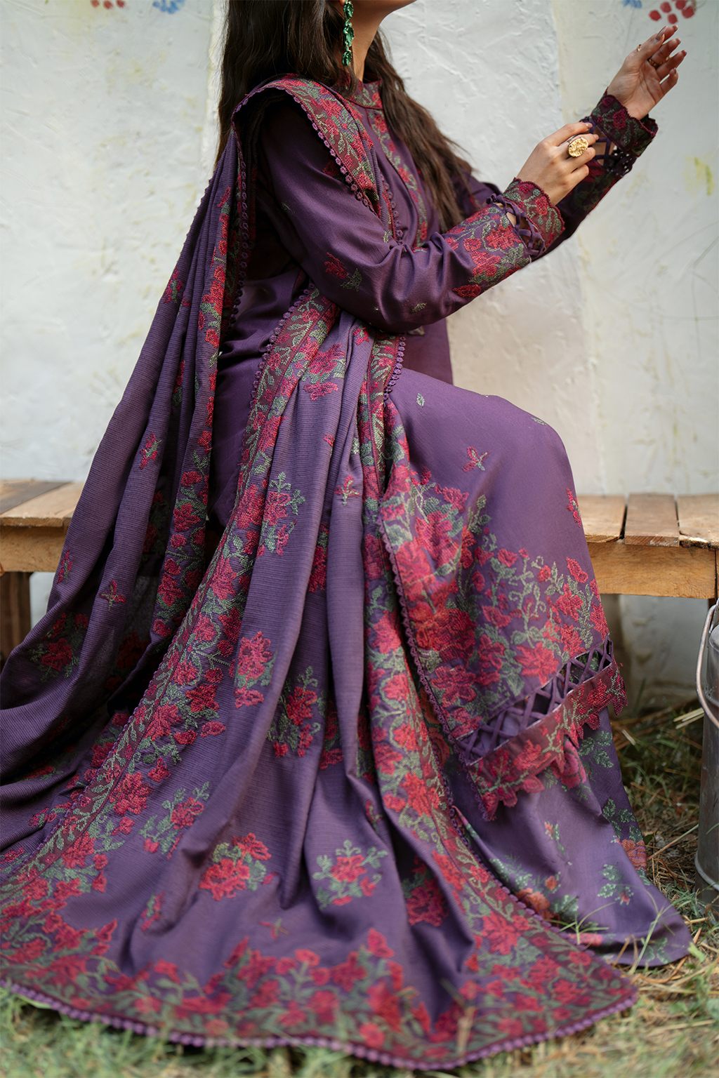 IPK-09 Embroidered Khaddar - Iznik