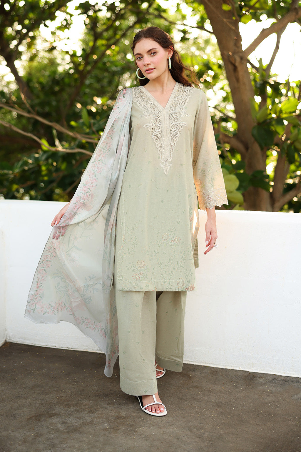 UE-490 Printed Lawn Main image