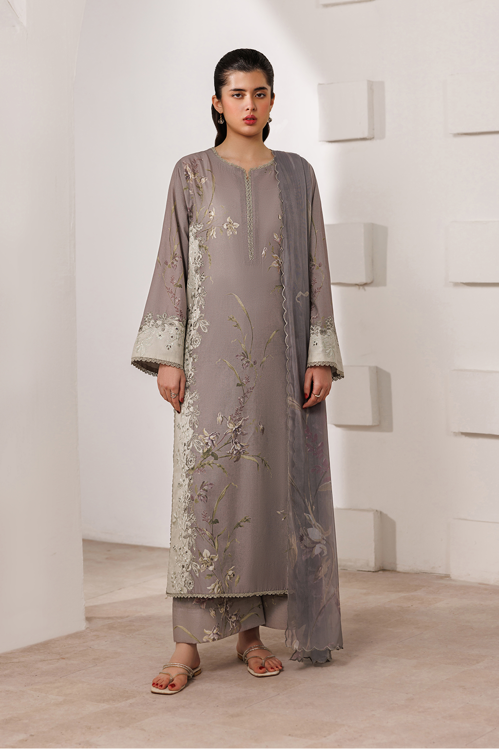 UE-638 Printed Lawn Main image