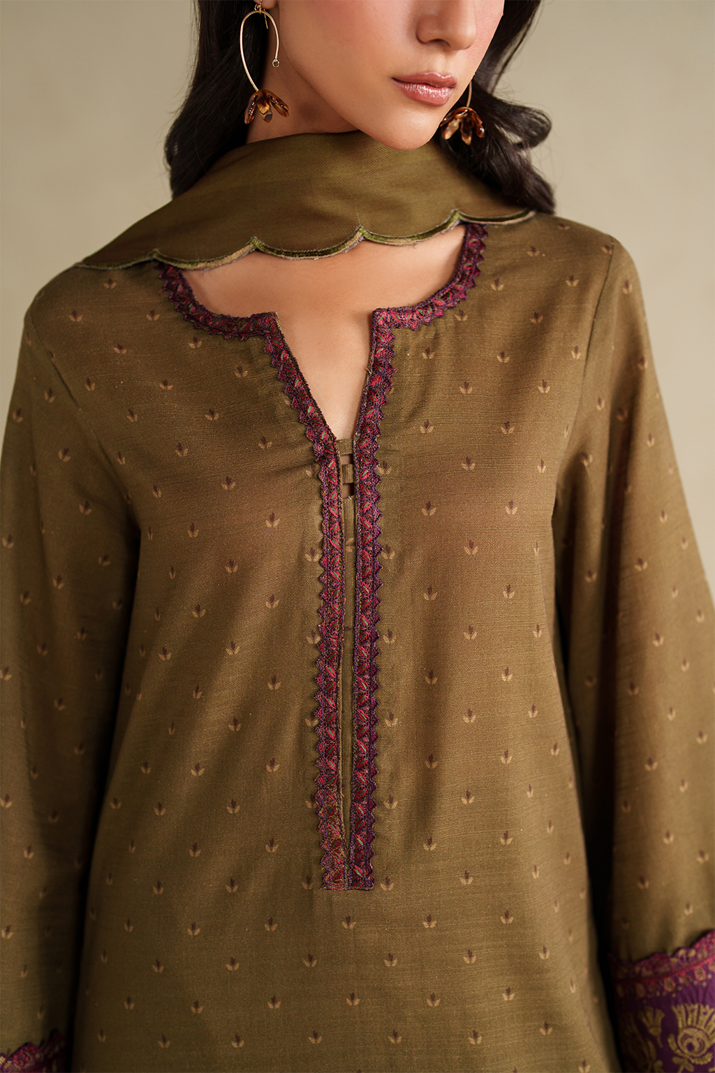 UE-573 Printed Khaddar - Iznik