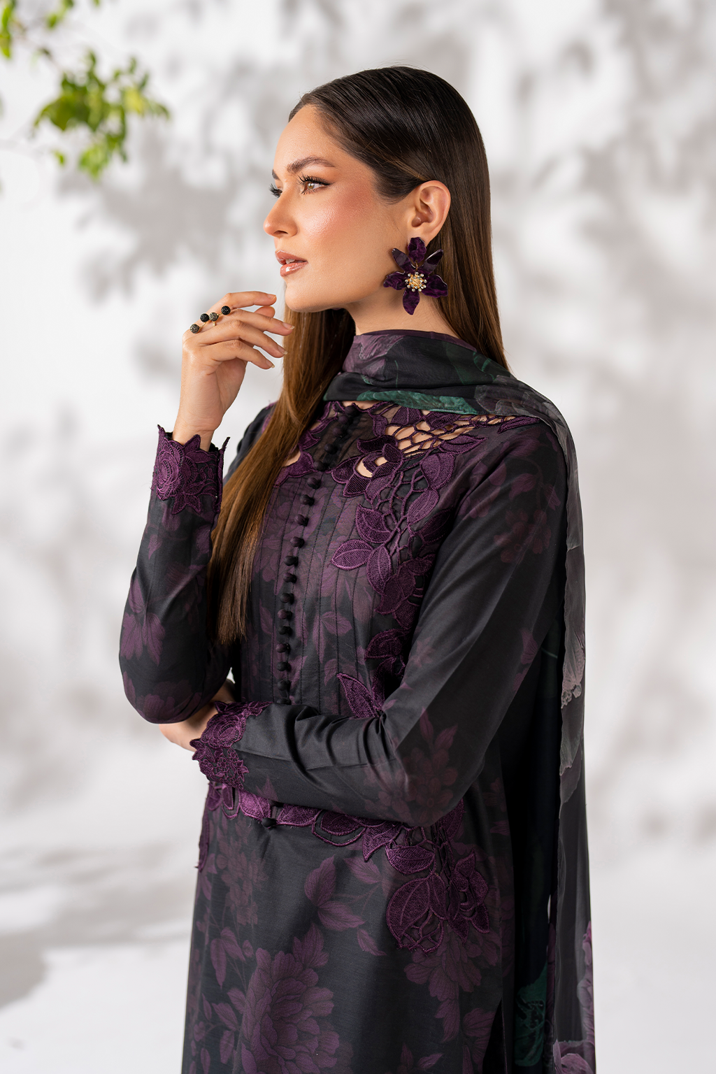 UE-270 Printed Lawn - Iznik Global