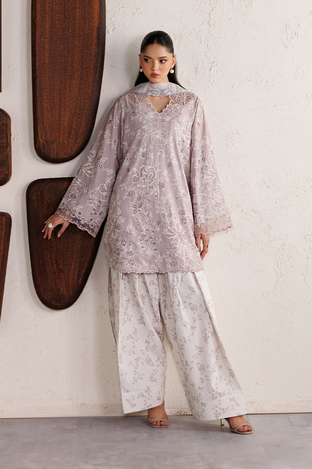 IBE-07 Embroidered Lawn Main image