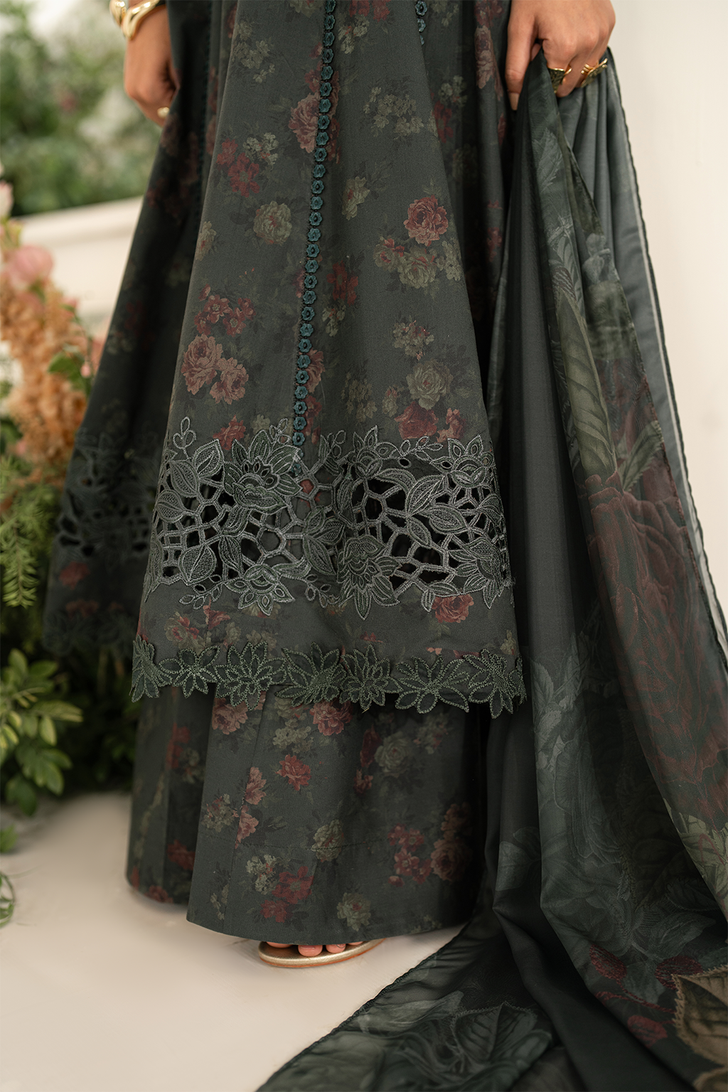 IFE-08 Embroidered Lawn