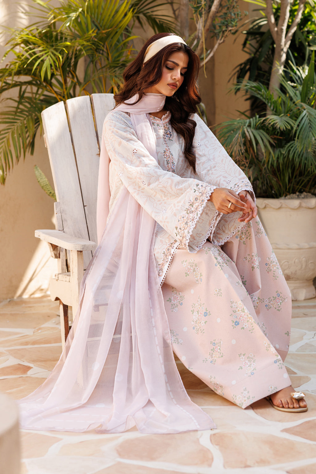 UE-670 Printed Lawn