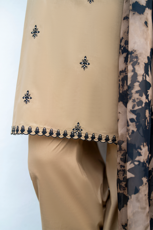 UE-483 Embroidered Lawn - Iznik