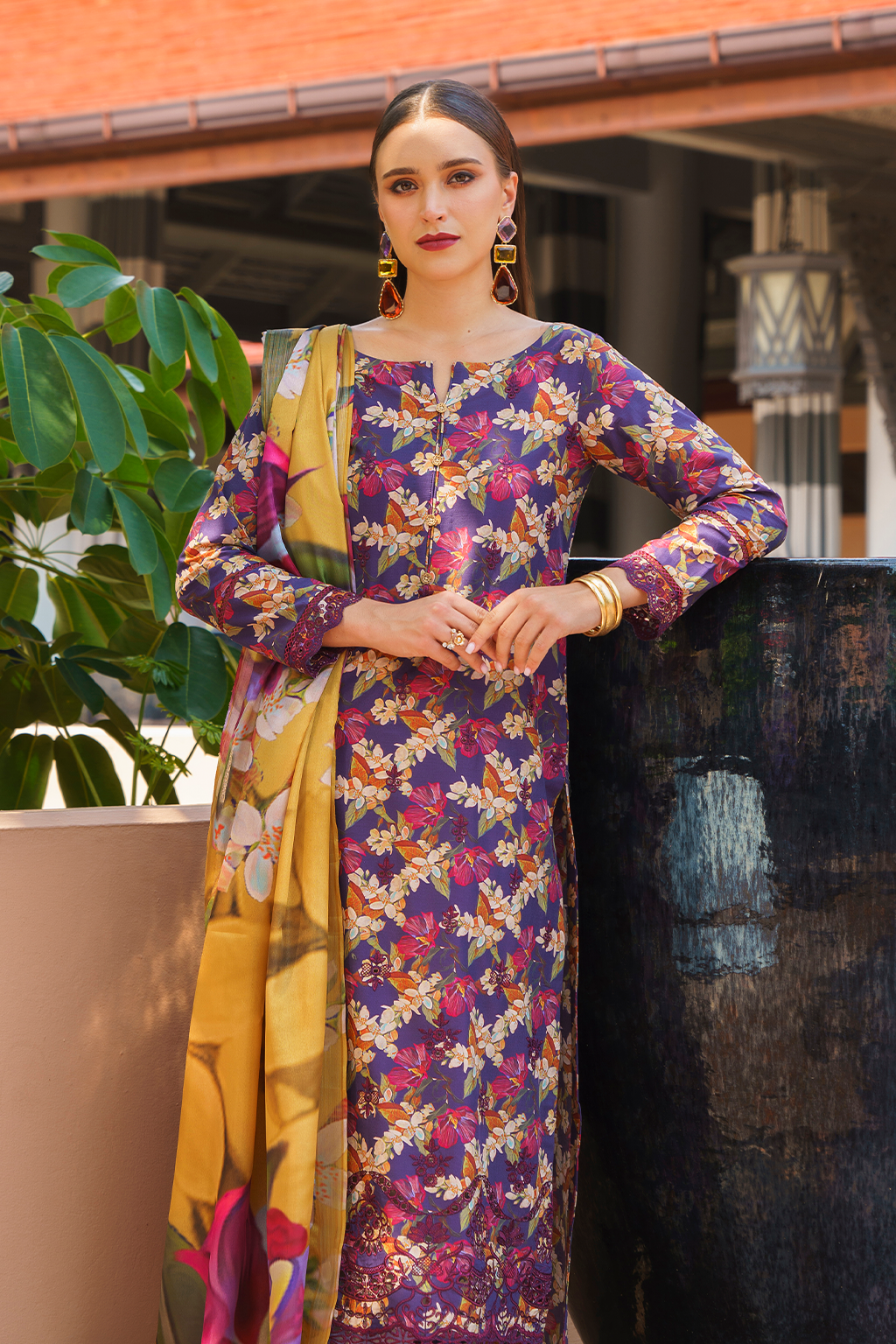 UE-233 Printed Lawn - Iznik