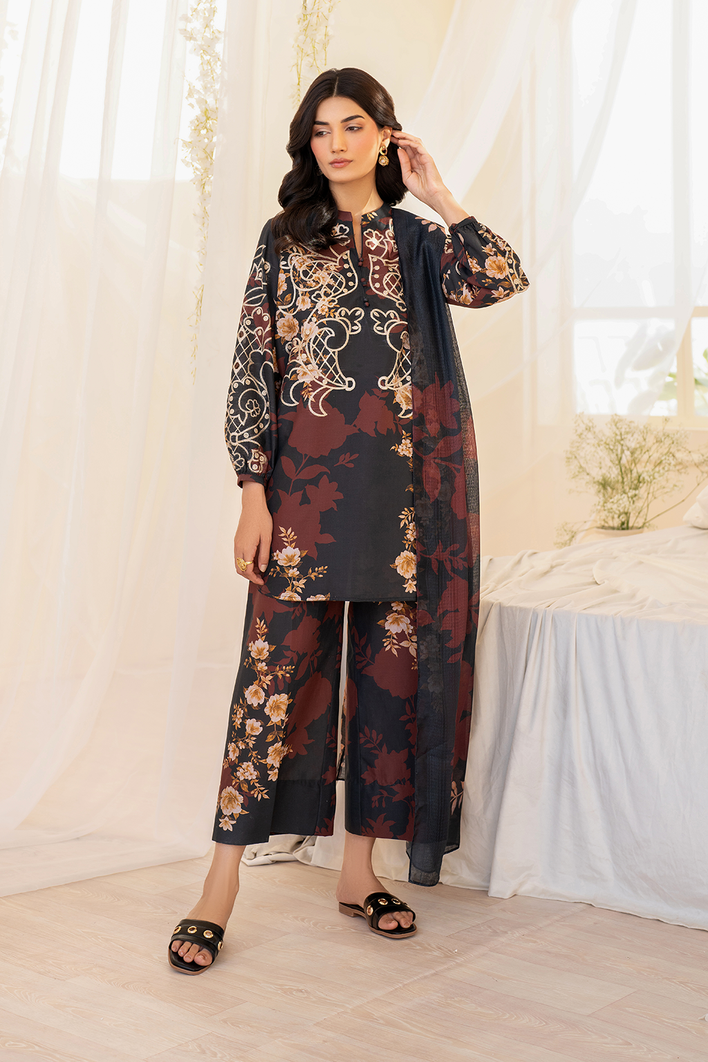 IP-304  Printed Lawn - Iznik